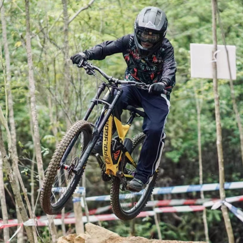 AVITUS Men MTB Shoe with 2-Bol - Mountain Biking Games 评论和价格